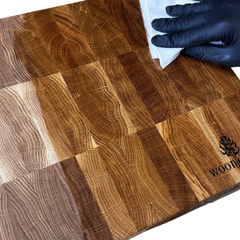 impregnacja deski drewnianej za pomocą oleju mineralnego woodcarver