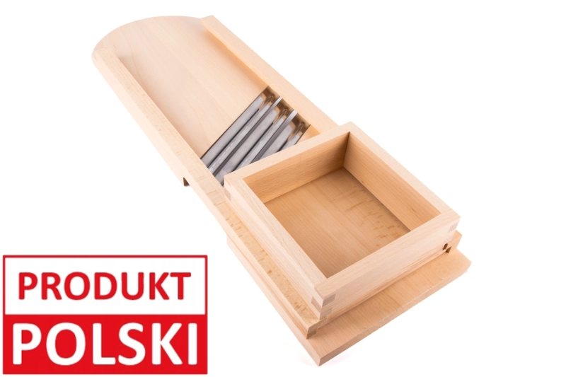Szatkownica 3-nożowa z szufladką L – drewniany zestaw z trzema ostrzami i szufladką, oznaczony jako Produkt Polski.