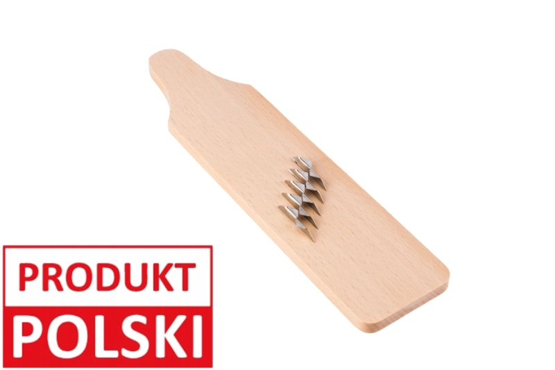 Tarka do cebuli – drewniane narzędzie kuchenne z rzędem ostrzy, oznaczone jako Produkt Polski.