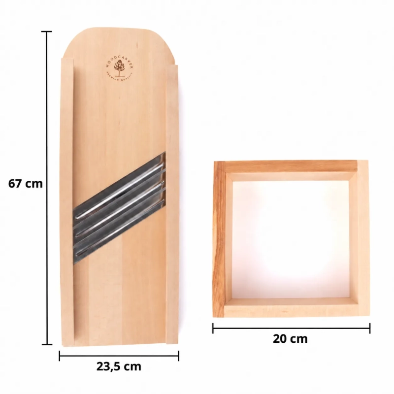 Wymiary drewnianej szatkownicy do kapusty XL: długość 67 cm, szerokość 23,5 cm; szerokość wyjmowanej szufladki 20 cm.